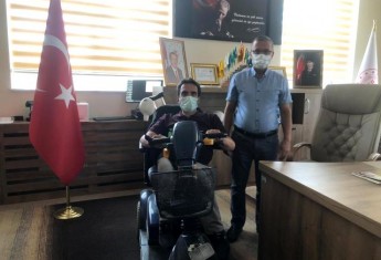 SADULLAH EFE ; İl Halk Kütüphanesinden mutlu ayrıldı