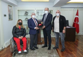 TSD GENEL MERKEZ  İSTANBUL EMNİYET MÜDÜRÜNÜ MAKAMINDA ZİYARET ETTİLER !